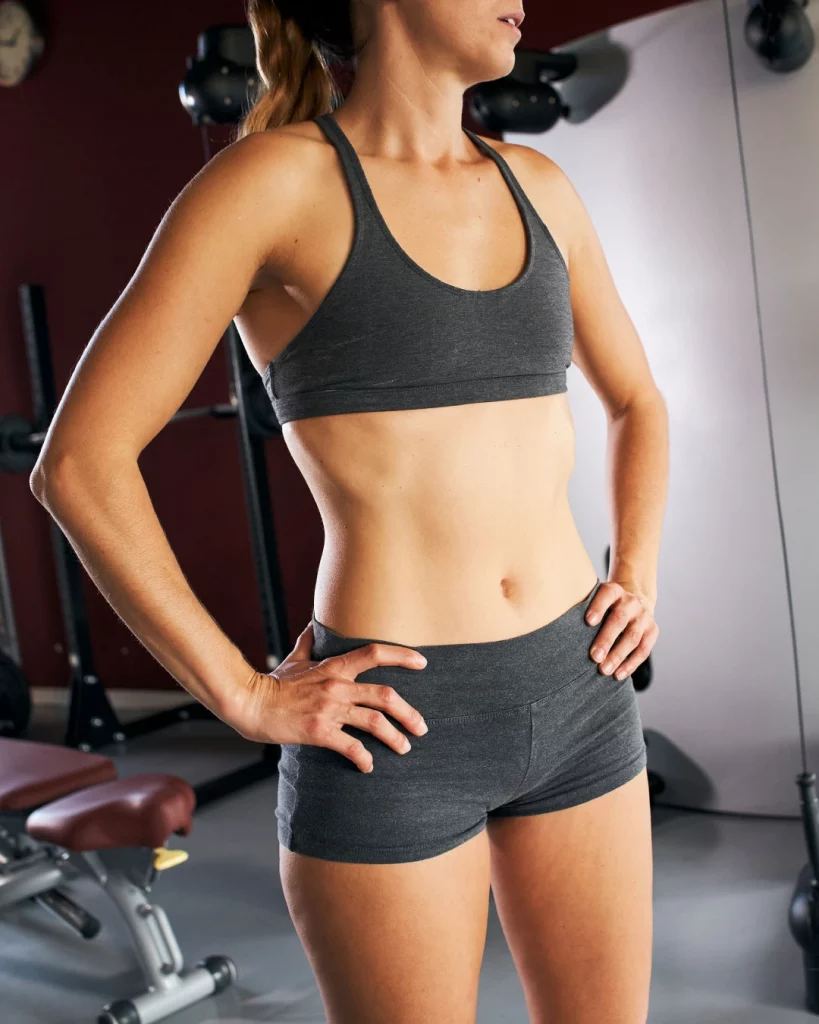 Who is Mons Liposuction suitable for?